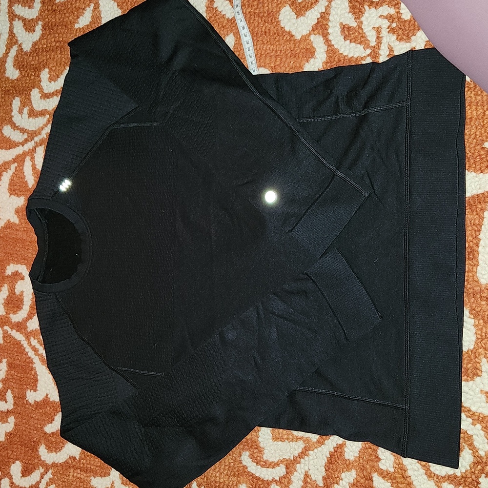 Lululemon men's Engineered Warmth Long-Sleeve Crew